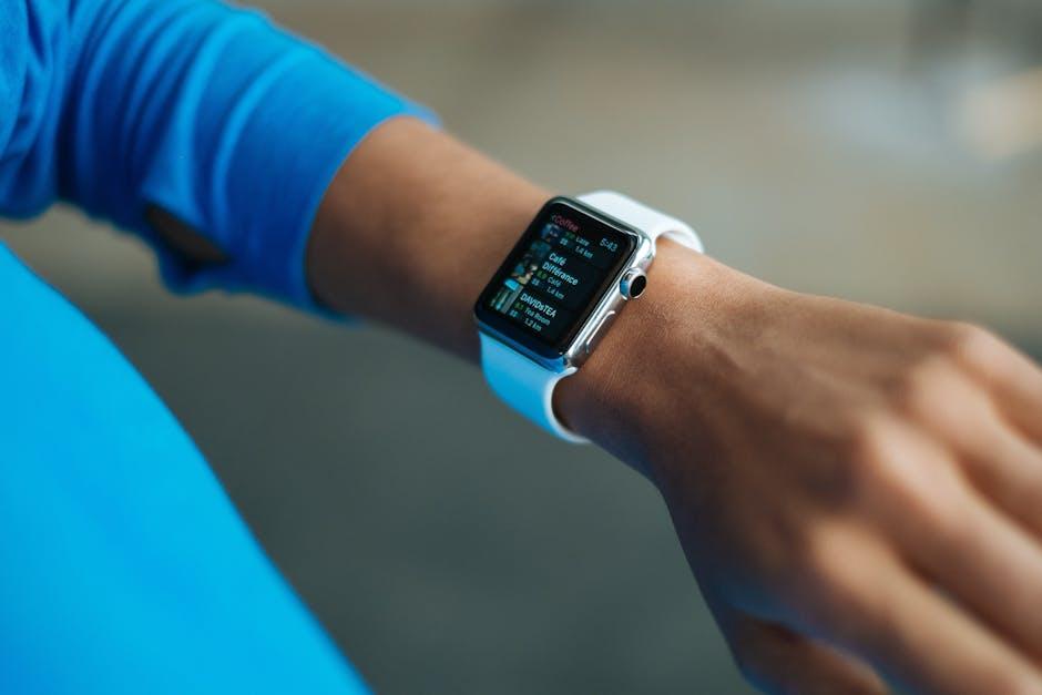 Selecting the Right Activity Tracker for Your Weight Loss Goals